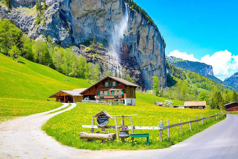 You are currently viewing Why the Lauterbrunnen Valley in Switzerland is the Perfect Destination