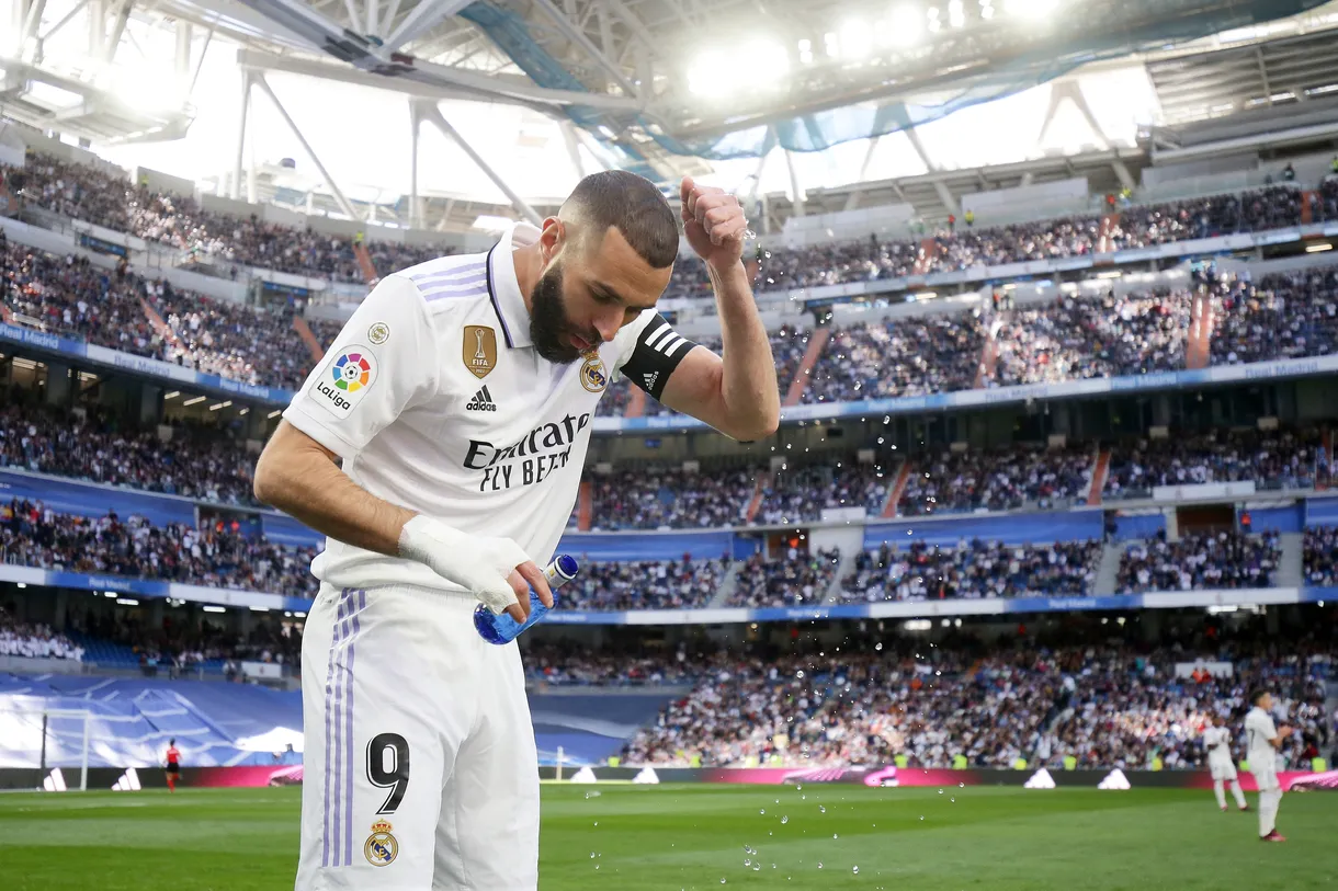 You are currently viewing Benzema scores seven minutes of hat-tricks as Real Madrid thrash Valladolid